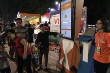 Online Friday: “Sốc” với iPhone XS Max, xe máy điện, tivi 50 inch giá 0 đồng