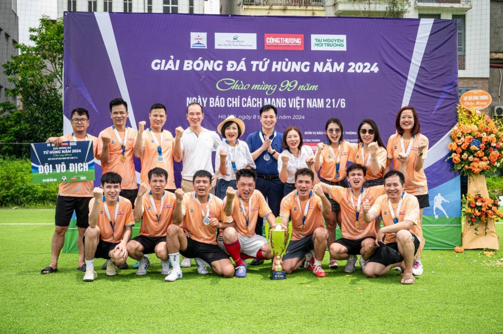 Ciputra Hanoi giao lưu bóng đá chào mừng ngày Báo chí Việt Nam - 3 Ciputra Hanoi giao lưu bóng đá chào mừng ngày Báo chí Việt Nam - 3