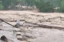 Lũ quét bất ngờ, nhiều bản làng ở Nghệ An bị cô lập