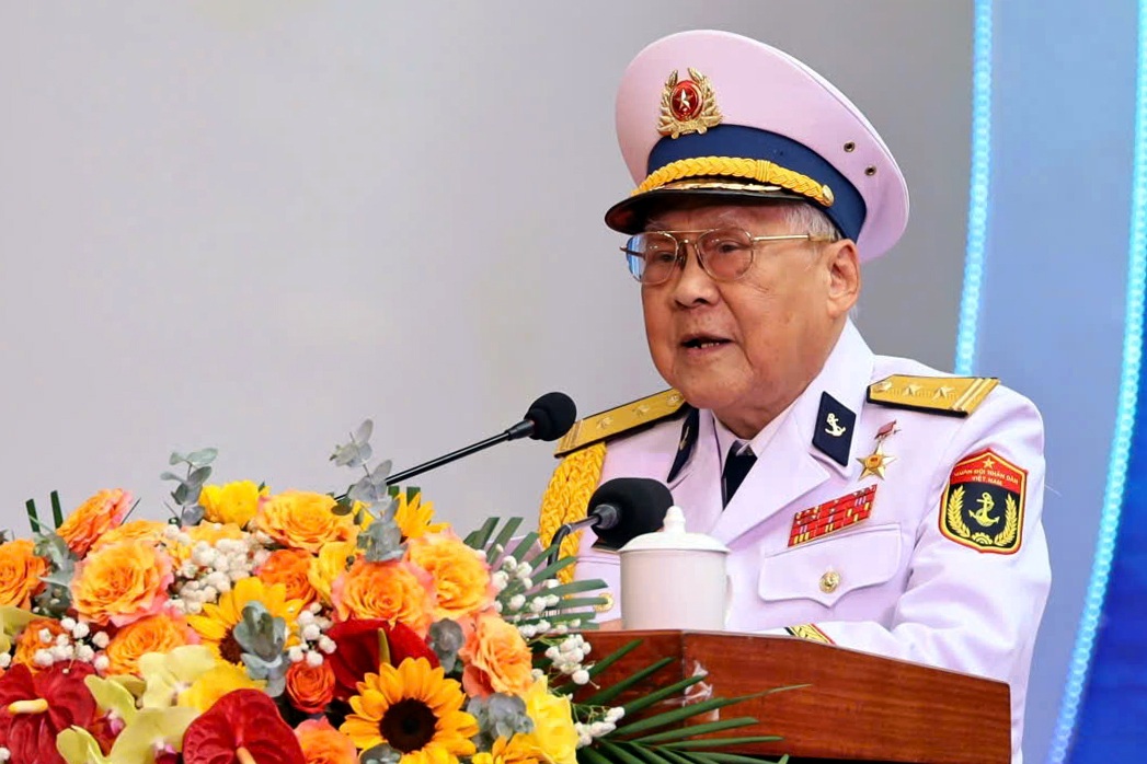 Bữa cơm đặc biệt của những chiến sĩ trên tàu có thể không bao giờ trở về - 1 Bữa cơm đặc biệt của những chiến sĩ trên tàu có thể không bao giờ trở về - 1