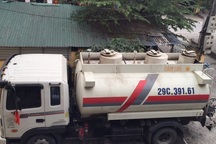 Bắt vụ vận chuyển 8.815 lít chất lỏng nghi xăng...máy bay bán ra thị trường