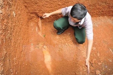 Phát hiện 1 quả bom "khủng" 200kg trong nhà dân