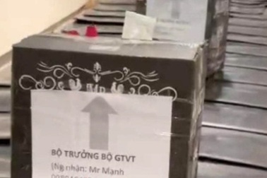 Bộ trưởng Giao thông nói gì về lô hàng gửi máy bay mang tên mình?