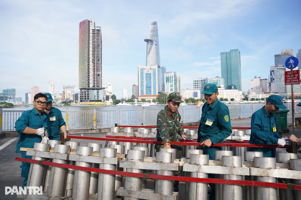 TPHCM bắn 2.500 quả pháo hoa tầm cao tối 2/9 - 1 TPHCM bắn 2.500 quả pháo hoa tầm cao tối 2/9 - 1