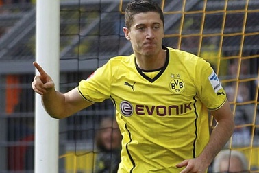  Real Madrid tính nẫng Lewandowski 