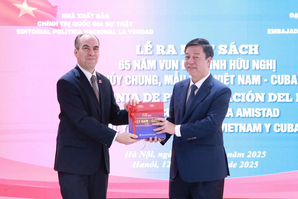 Ấn phẩm đặc biệt tôn vinh 65 năm tình hữu nghị Việt Nam - Cuba - 2