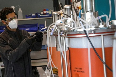 Đức chi gần 500 triệu USD mua thuốc điều trị Covid-19 ông Trump từng dùng