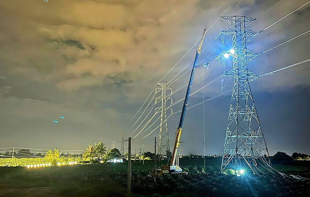 Di dời điểm giao chéo đường dây truyền tải để thi công cao tốc Bắc - Nam - 4 Di dời điểm giao chéo đường dây truyền tải để thi công cao tốc Bắc - Nam - 4
