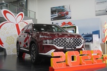 Thị trường ô tô khởi sắc, khan hàng, tăng giá xe