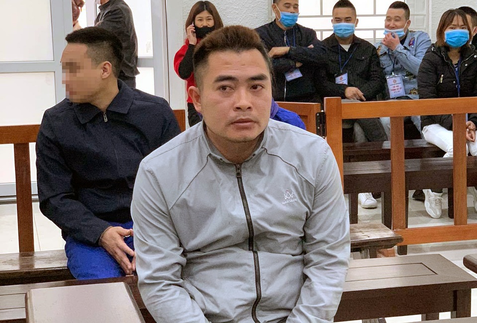 Đỗ xe giữa đường gây ra vụ tai nạn làm 2 người chết, nam thanh niên lĩnh án - 1 Đỗ xe giữa đường gây ra vụ tai nạn làm 2 người chết, nam thanh niên lĩnh án - 1