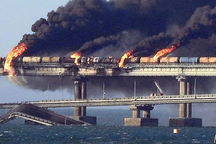 Bộ Quốc phòng Ukraine thừa nhận tấn công cầu Crimea chiến lược của Nga