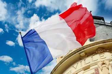 Nợ công Pháp lần đầu tiên vượt ngưỡng 3.000 tỷ euro