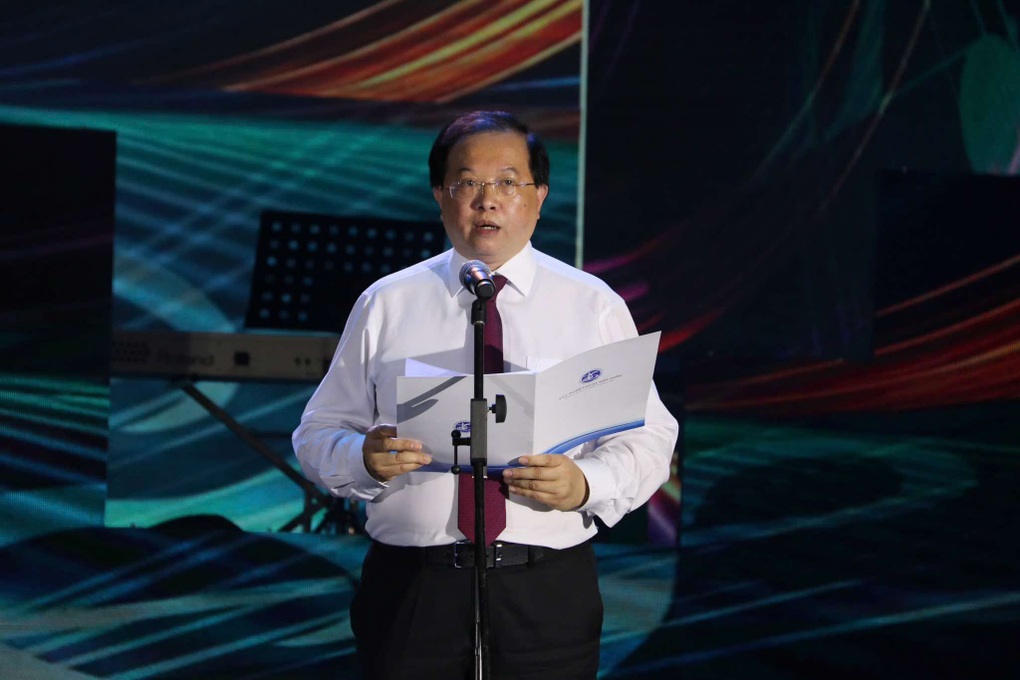 Khai mạc Liên hoan Ca Múa Nhạc toàn quốc đợt 2 - 1 Khai mạc Liên hoan Ca Múa Nhạc toàn quốc đợt 2 - 1