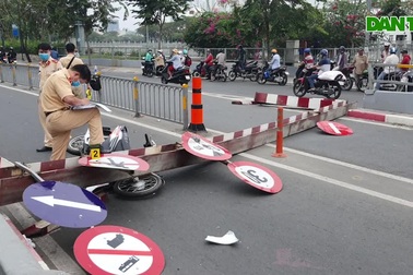 Xe tải "hạ gục" khung sắt giới hạn chiều cao