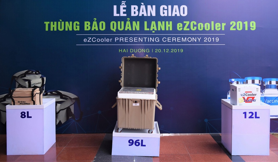 Hơn 600 thùng bảo quản vắc xin chuyên dụng được bàn giao cho các địa phương - 1 Hơn 600 thùng bảo quản vắc xin chuyên dụng được bàn giao cho các địa phương - 1
