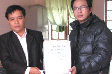 Bạn đọc báo Dân trí đồng hành cùng bà con vùng lũ