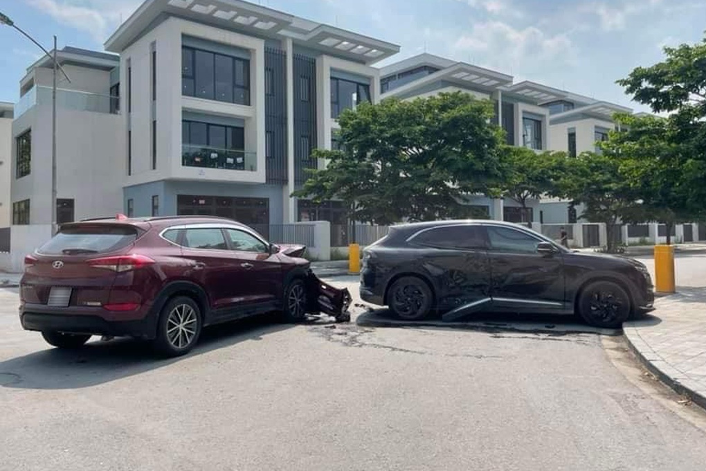 Hyundai Tucson đâm ngang hông VinFast VF 8 trong tình huống tài xế chủ quan - 2 Hyundai Tucson đâm ngang hông VinFast VF 8 trong tình huống tài xế chủ quan - 2