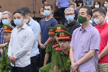 Nhật ký xét xử "chuyến bay giải cứu": Kẻ bật khóc, người run rẩy