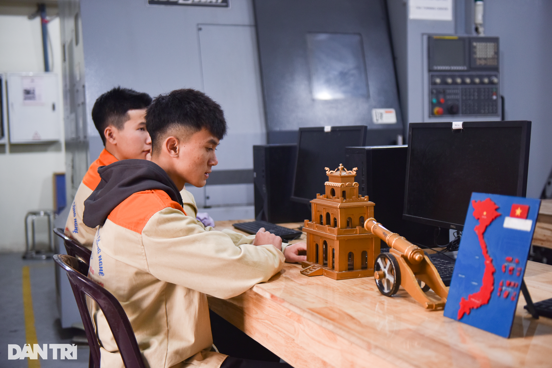 Xưởng thực hành hiện đại của nghề lương 20 triệu đồng nhưng thiếu người học - 7 Xưởng thực hành hiện đại của nghề lương 20 triệu đồng nhưng thiếu người học - 7
