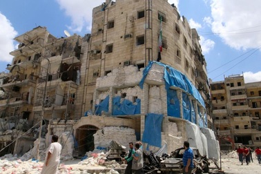 Aleppo liên tục bị dội bom, 250 người thiệt mạng