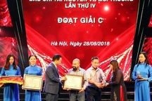 Báo Dân trí đoạt giải báo chí Tài nguyên và Môi trường với loạt bài vụ áp thuế chấn động