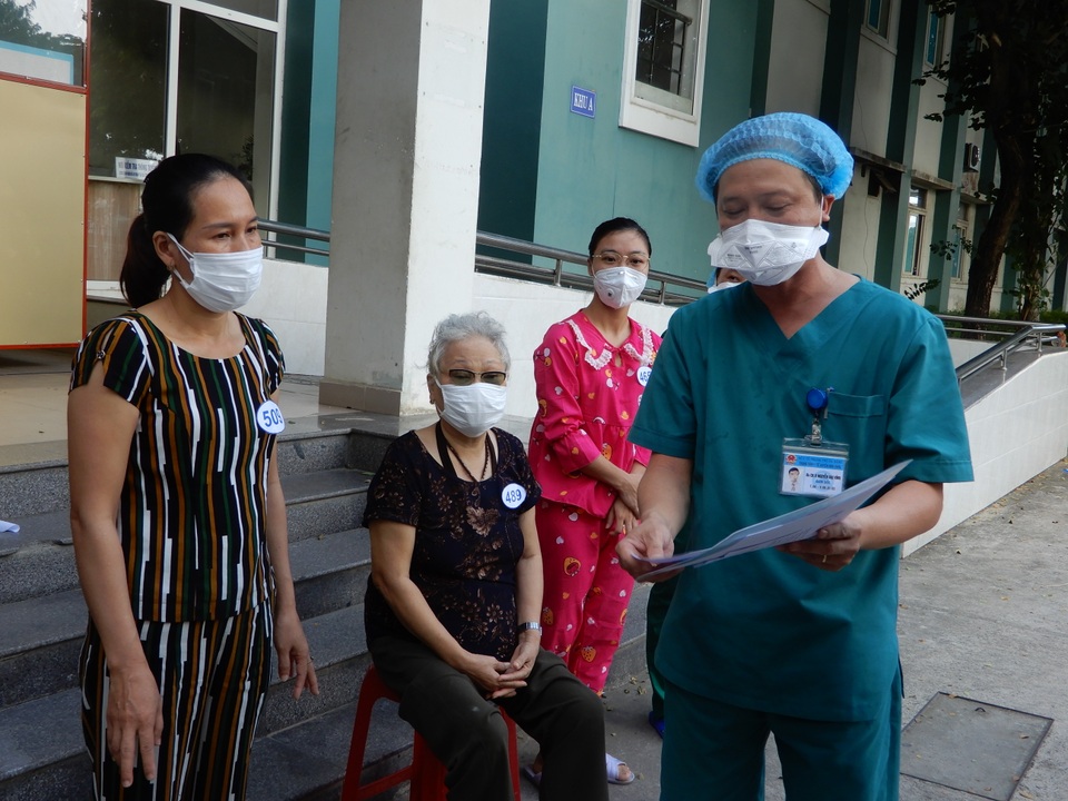 Thêm 7 bệnh nhân Covid-19 ở Đà Nẵng ra viện - 1 Thêm 7 bệnh nhân Covid-19 ở Đà Nẵng ra viện - 1