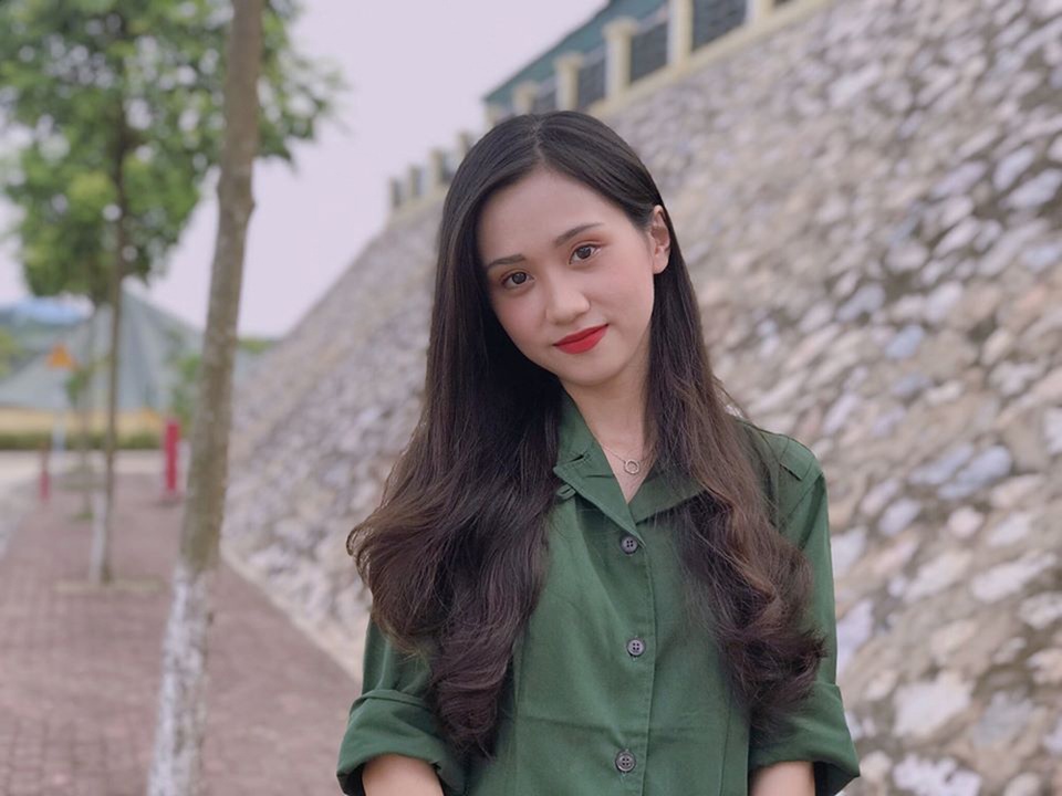 Dàn “cực phẩm” ĐH Kinh tế Quốc dân khoe nhan sắc trong kỳ học quân sự - 11