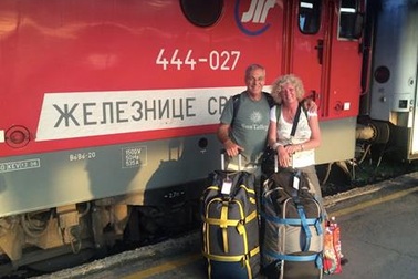 Ngưỡng mộ cặp đôi về hưu cùng nhau chu du thế giới