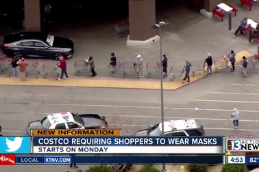 Siêu thị bị tẩy chay vì yêu cầu khách đeo khẩu trang