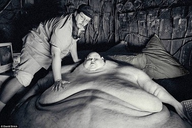 Nhiếp ảnh gia chuyên đi chụp hình “bêu xấu” Hollywood