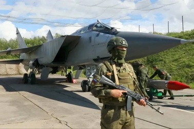 Nga khoe "quái thú" MiG-31: Lời cảnh báo mạnh mẽ tới NATO?