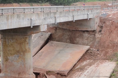 Nghệ An: Dự án kênh tiêu nước hơn 750 tỷ chưa bàn giao đã hư hỏng?