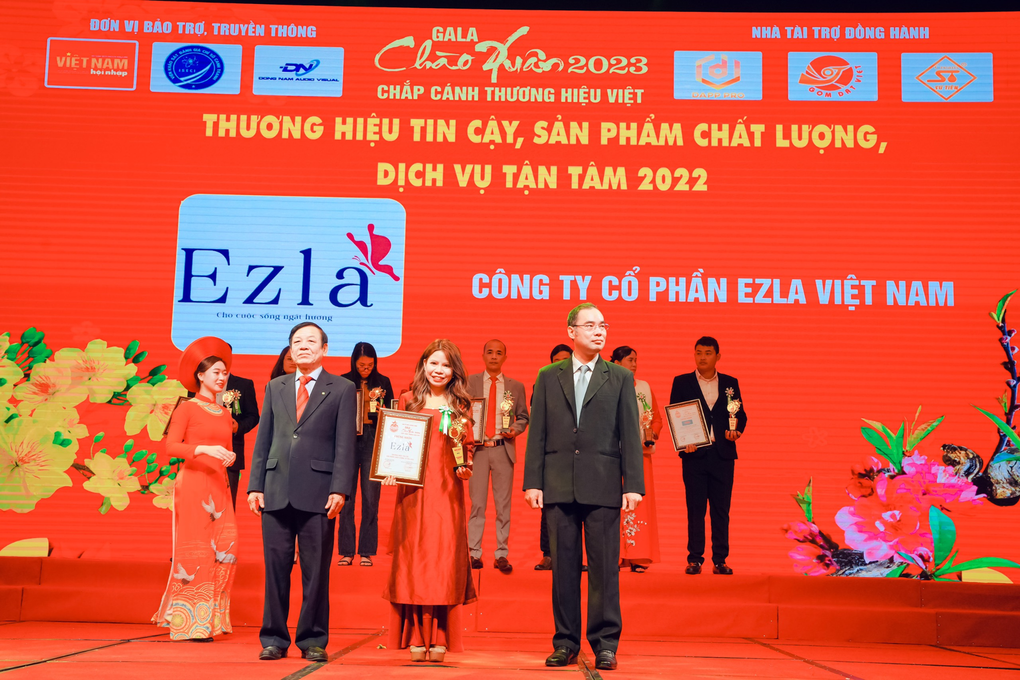 Ezla Việt Nam nhận cúp Thương hiệu tin cậy, sản phẩm chất lượng 2022 - 2