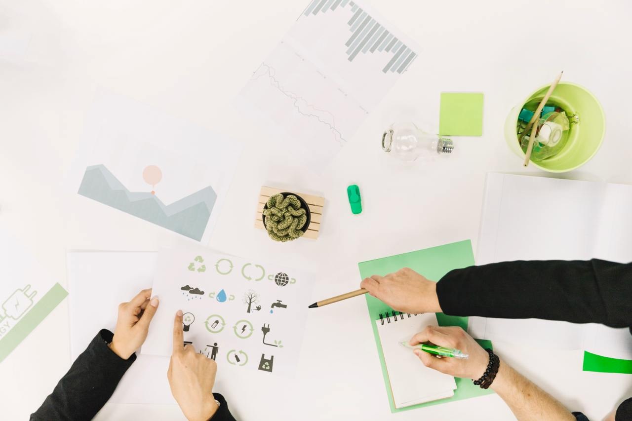 كيف تطبق الشركات الصغيرة والمتوسطة الذكاء الاصطناعي في تنفيذ معايير الحوكمة البيئية والاجتماعية والمؤسسية؟ - 1 Doanh nghiệp nhỏ và vừa ứng dụng AI khi thực thi ESG ra sao? - 1