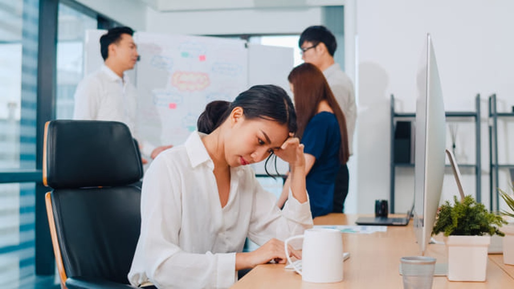 Phó phòng bị đồn cặp với Giám đốc, lấy bạn gái làm bình phong - 2 Phó phòng bị đồn cặp với Giám đốc, lấy bạn gái làm bình phong - 2