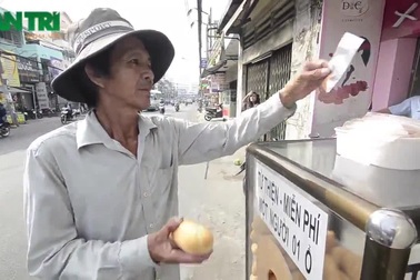 Chuyện về tủ bánh mì miễn phí