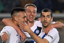 Inter Milan, Juventus, AC Milan chiếm ba vị trí dẫn đầu Serie A