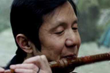 Bên lầu trống nhặt khúc sáo thần