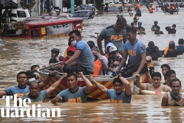 Bão Vamco càn quét Phillippines, Manila tê liệt trong “biển” nước lũ