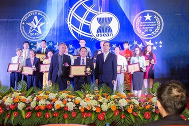 Công ty du học UE tổ chức lễ kỉ niệm 10 năm thành lập