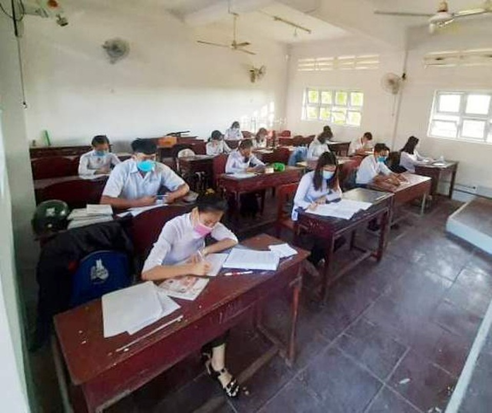 Học sinh Sóc Trăng, Cà Mau tựu trường ngày 1/9 - 1