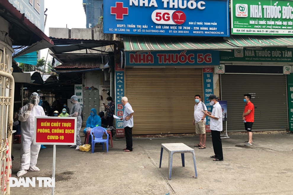Hà Nội xét nghiệm cho 40 người liên quan đến nhà thuốc có F0 ở 95 Láng Hạ - 3
