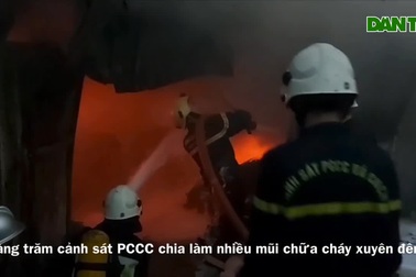 Hàng trăm cảnh sát nỗ lực cứu hoả ở bãi xe tại Đà Nẵng