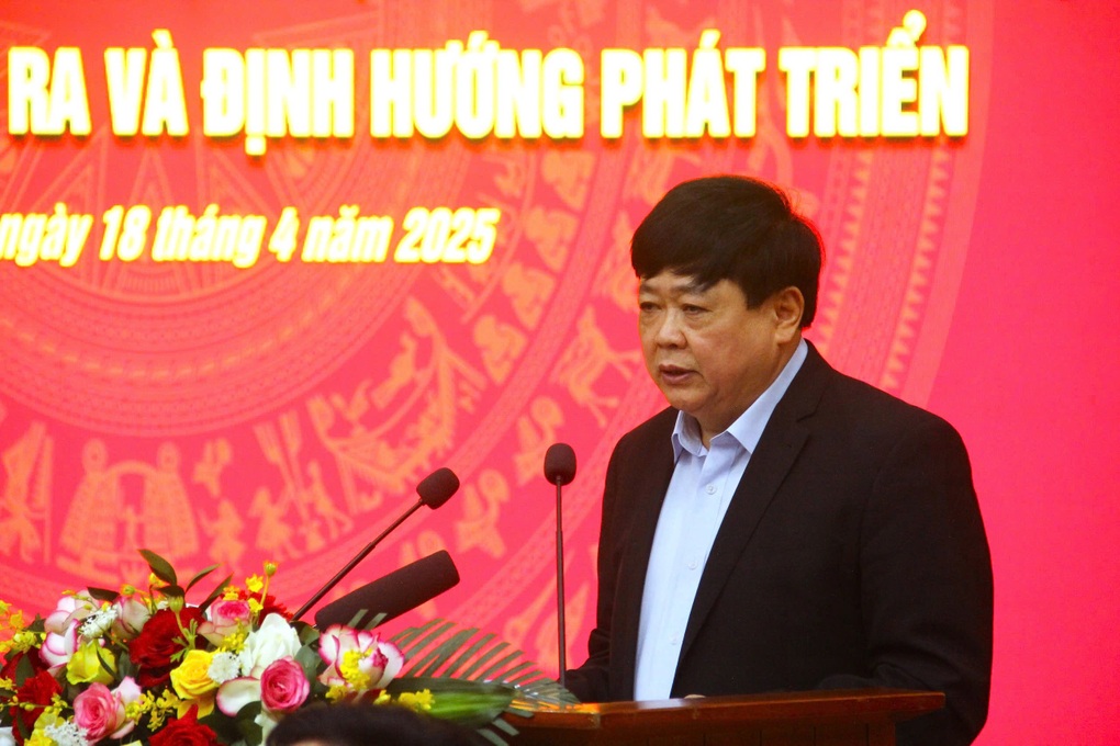 Văn học, nghệ thuật đã chuyển mình, vươn lên mạnh mẽ - 2 Văn học, nghệ thuật đã chuyển mình, vươn lên mạnh mẽ - 2