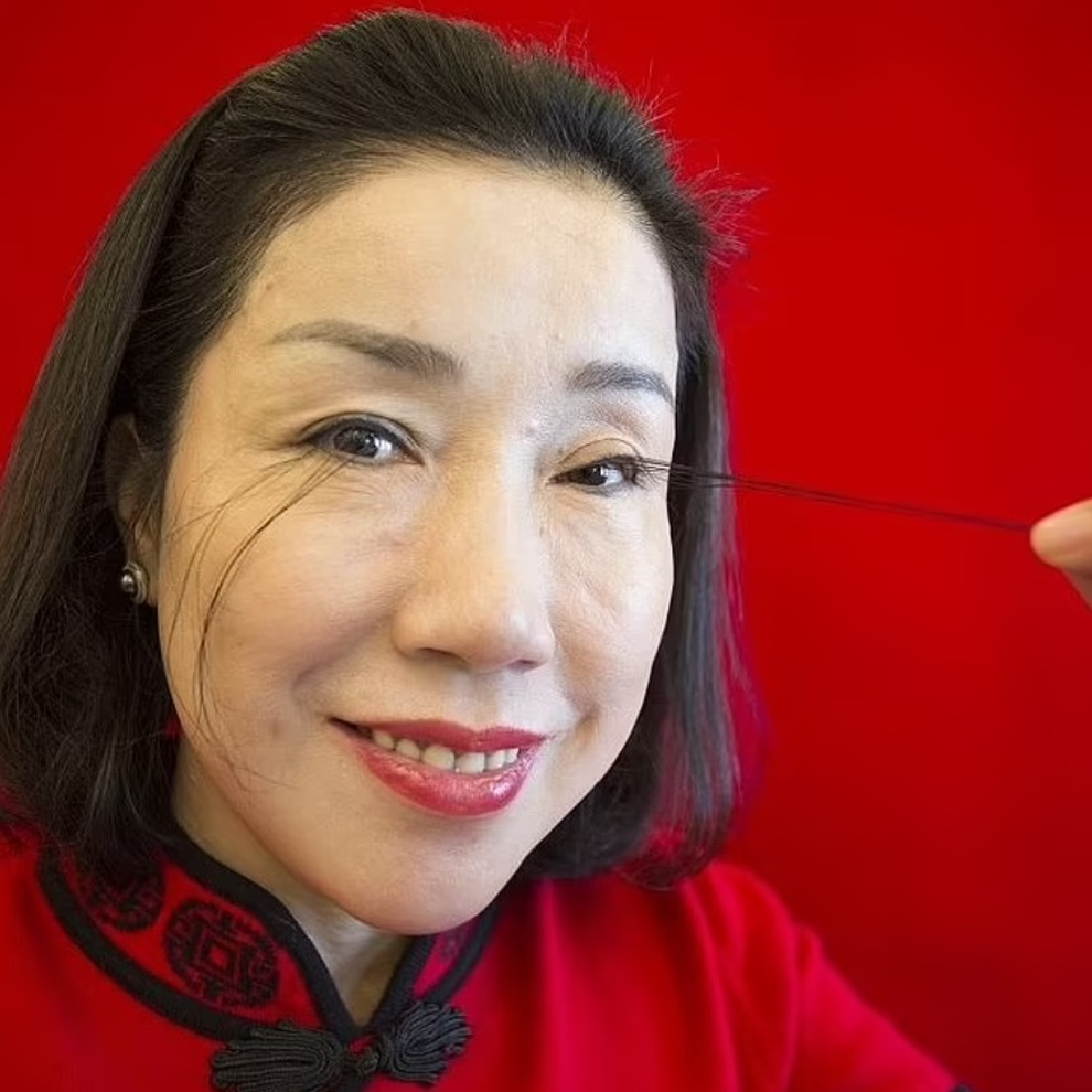 Tâm sự của người phụ nữ có hàng mi dài khiến khoa học bó tay - 3