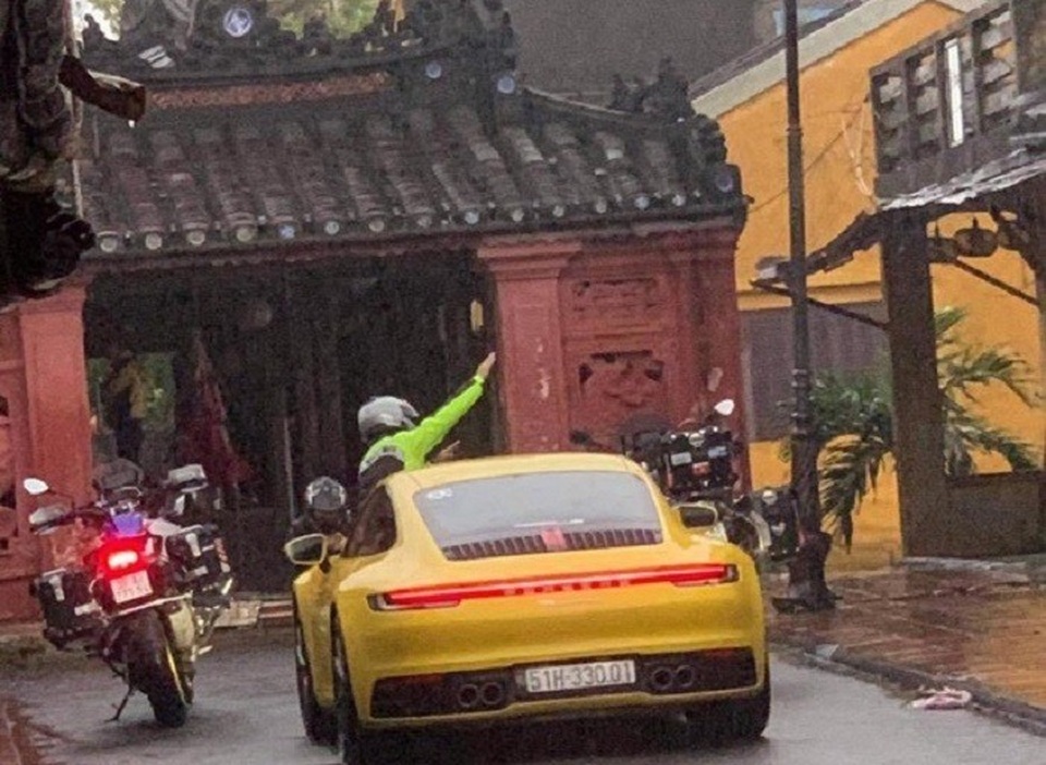 Truy tìm đoàn ô tô, mô tô hạng sang ngang nhiên vào phố cổ Hội An - 1 Truy tìm đoàn ô tô, mô tô hạng sang ngang nhiên vào phố cổ Hội An - 1