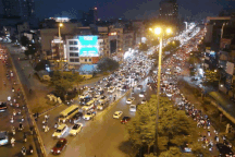 Cắt xén dải phân cách Ngã Tư Sở, mở thêm làn để giảm ùn tắc