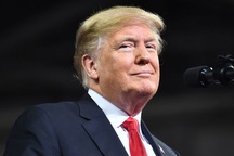 Tổng thống Trump “hạnh phúc” khi áp thuế mới với hàng hóa Trung Quốc