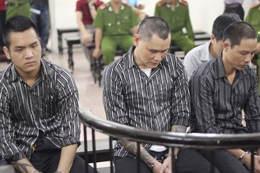 Hà Nội: Hoãn xử vụ giết người trên xe CRV