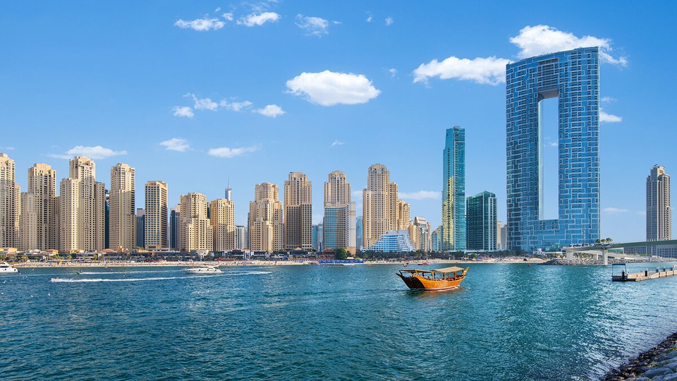 Bể bơi vô cực chạm trời, cao nhất thế giới ở Dubai - 1 Bể bơi vô cực chạm trời, cao nhất thế giới ở Dubai - 1